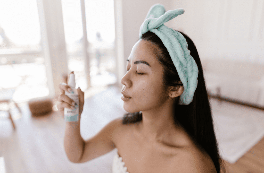 3 Best Face Mists For Acne Prone Skin Keep Your Skin Hydrated All Day