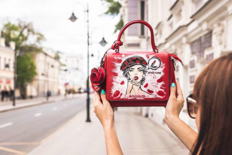 Arm-candy: IT-bags spotted at Paris Fashion Week catwalks