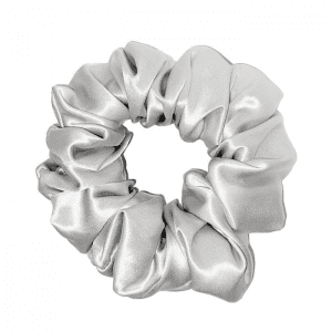 PUFFLE BEAUTY SILK SCRUNCHIE IN STONE