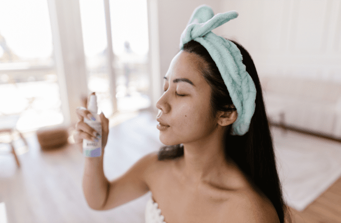 3 Best Face Mists for Acne-Prone Skin Keep Your Skin Hydrated All Day