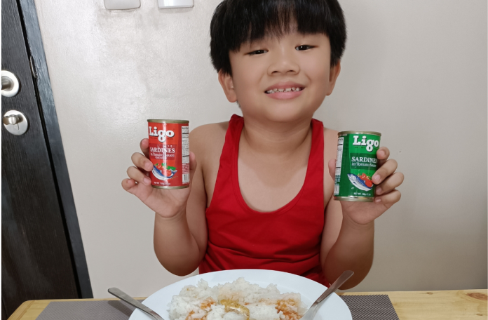 Ligo Sardines in Tomato Sauce testers